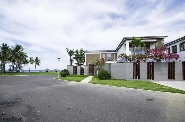 Luxury Villa (8 Bedrooms)