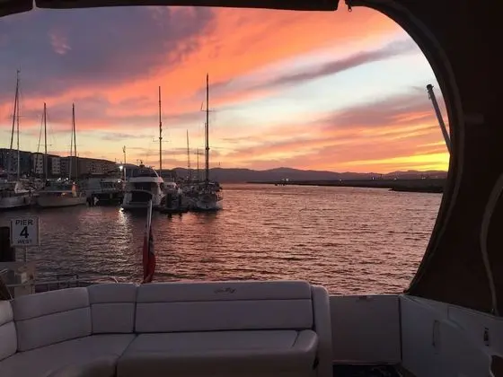 Luxury Karavan, 2 Yatak Odası, Sigara İçilmez, Liman Manzaralı
