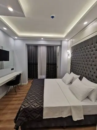 Superior Tek Büyük veya İki Ayrı Yataklı Oda