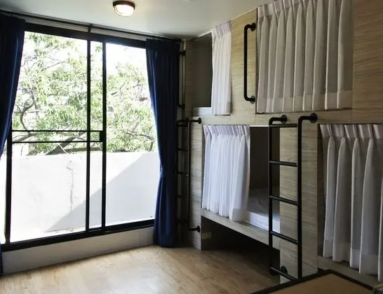Capsule Double (Share Bathroom)