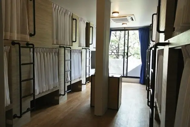 Capsule Double (Share Bathroom)