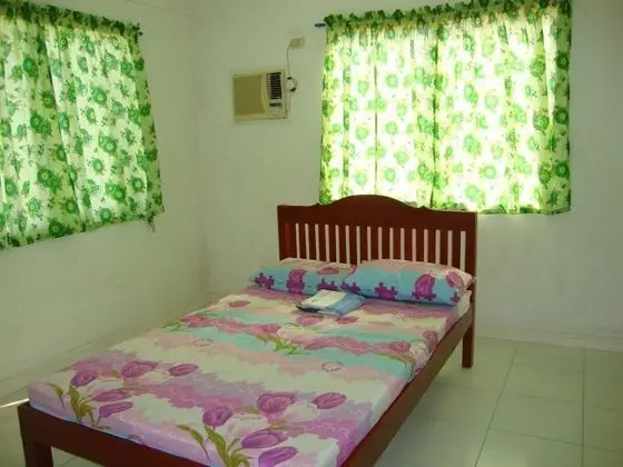 Ev (White, Fan Room)