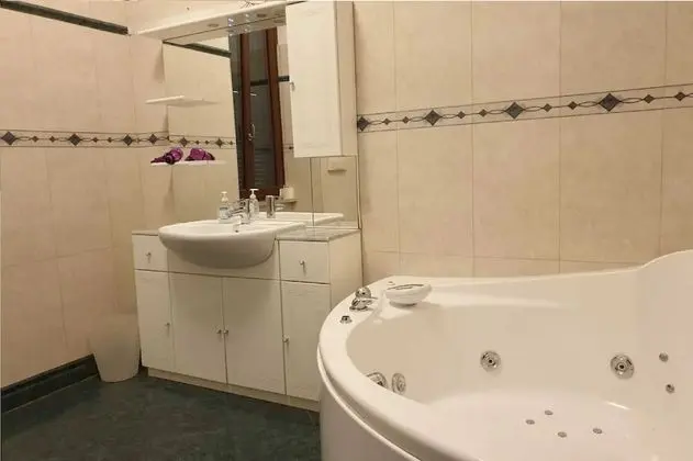 Basic Ortak Ranzalı Oda, Karma Ranzalı Oda (8 Bed)