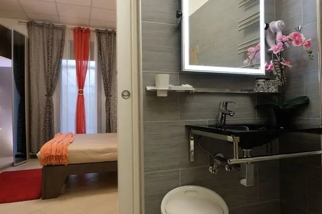 Tek Büyük Yataklı Oda, Banyolu/Duşlu