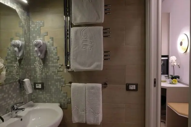 Tek Büyük Yataklı Oda, Banyolu/Duşlu