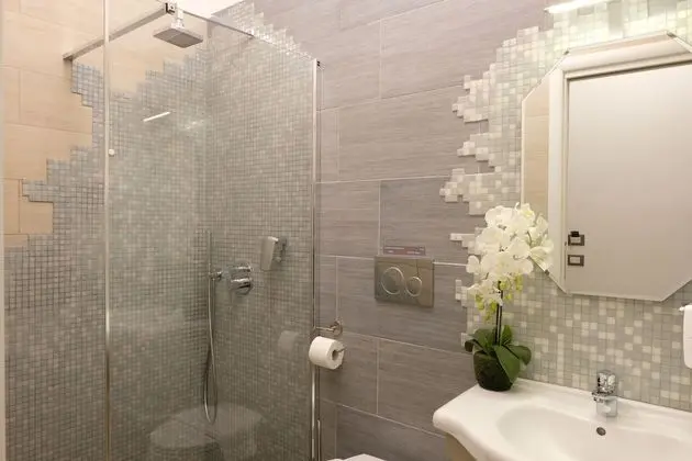 Tek Büyük Yataklı Oda, Banyolu/Duşlu