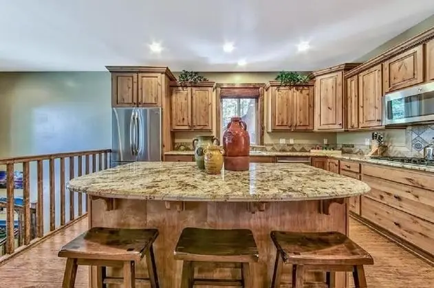 Ev, Birden Çok Yatak (Lv12: luxury villa with hot tub)