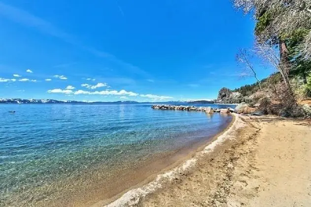 Ev, Birden Çok Yatak (Lv12: luxury villa with hot tub)