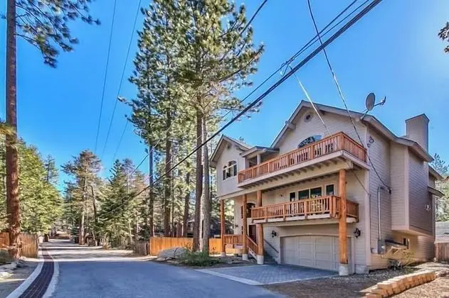 Ev, Birden Çok Yatak (Lv12: luxury villa with hot tub)