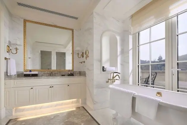 Basic Tek Büyük Yataklı Oda