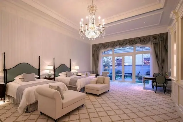 City Tek Büyük Yataklı Oda