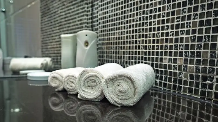 Deluxe Tek Büyük veya İki Ayrı Yataklı Oda, 1 En Büyük (King) Boy Yatak, Buzdolabı, Denize Sıfır