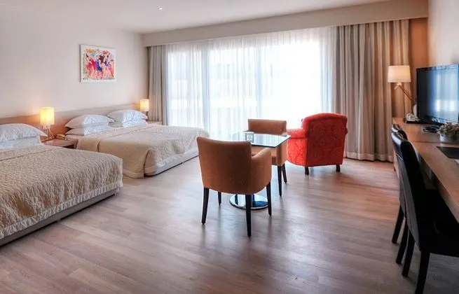 Grand Suit, Havuz Manzaralı