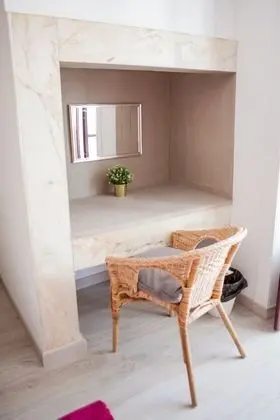 Tek Büyük Yataklı Oda, 2 Tek Kişilik Yatak, Ortak Banyo, Şehir Manzaralı