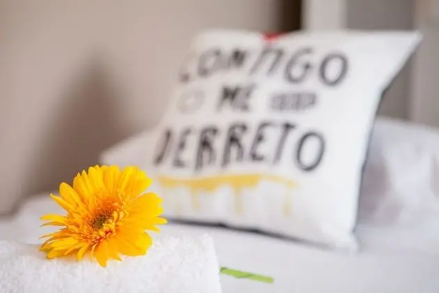 Tek Büyük Yataklı Oda, 2 Tek Kişilik Yatak, Ortak Banyo, Şehir Manzaralı