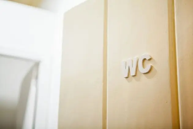 Tek Büyük Yataklı Oda, 2 Tek Kişilik Yatak, Ortak Banyo, Şehir Manzaralı