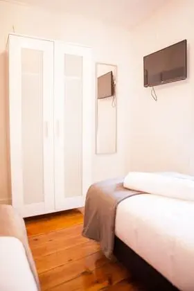 Tek Büyük Yataklı Oda, Ortak Banyo