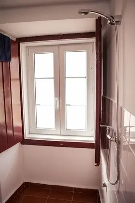 Tek Büyük Yataklı Oda, Ortak Banyo