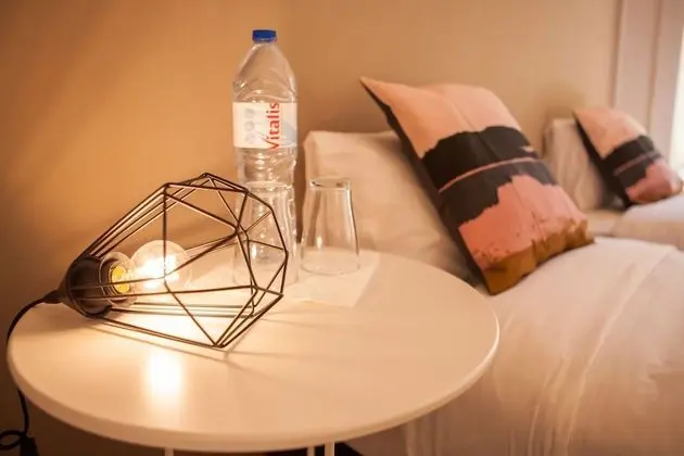 Tek Büyük Yataklı Oda, Ortak Banyo