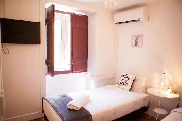 Tek Büyük Yataklı Oda, Ortak Banyo (Balcony)