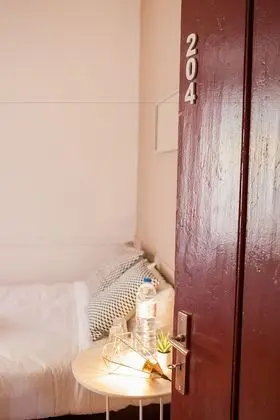 Tek Büyük Yataklı Oda, Ortak Banyo (Balcony)