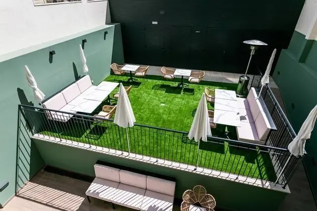 Superior Oda, Balkon