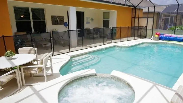Family Villa, Sıcak Su Havuzu, Bahçeli