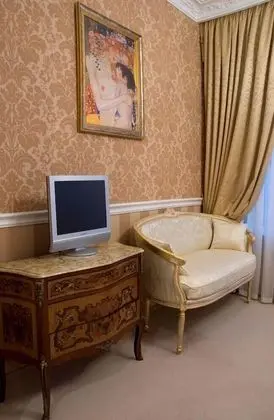 Classic Tek Büyük Yataklı Oda