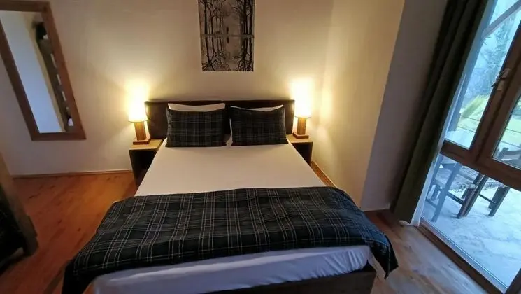 Triple, Dağ Manzaralı
