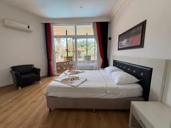 Standart Oda, Dağ veya Havuz Manzaralı, 1. Kat