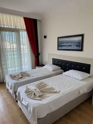 Standart Oda, Dağ veya Havuz Manzaralı, 1. Kat