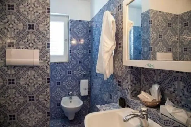 Üç Kişilik Oda, Birden Çok Yatak, Sigara İçilmez