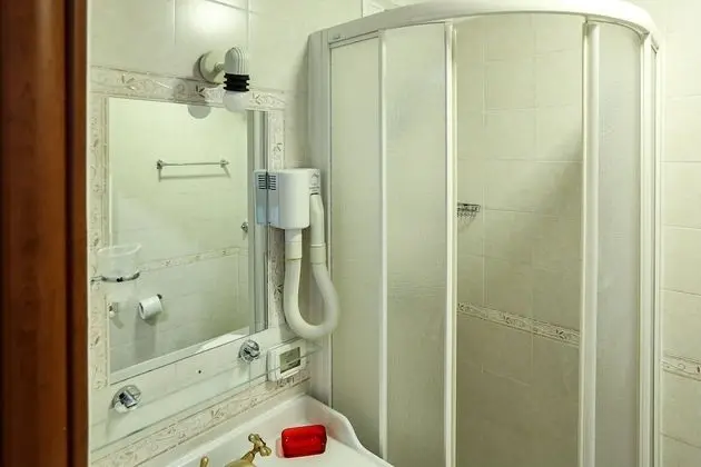 Comfort Tek Büyük Yataklı Oda