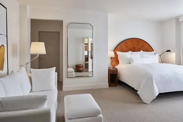 Deluxe King with Kitchenette