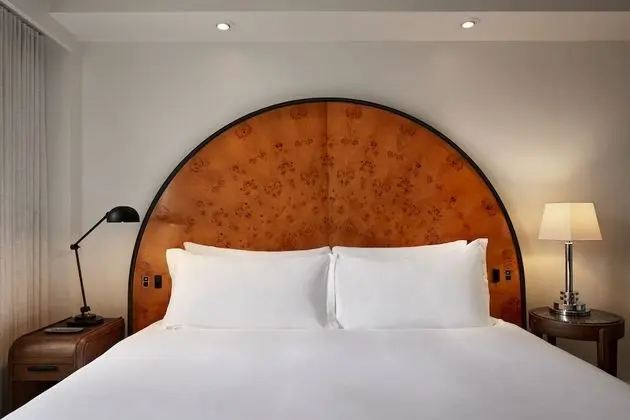 Deluxe King with Kitchenette