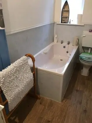 Tek Büyük Yataklı Oda (with Bath)