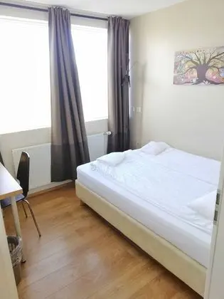 Junior Tek Büyük Yataklı Oda, 1 Büyük (Queen) Boy Yatak, Ortak Banyo