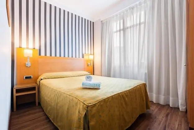 Büyük Yataklı Tek Kişilik Oda