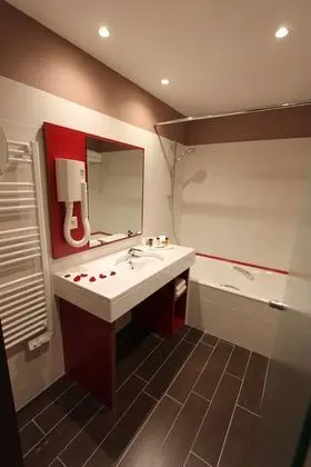 Family Oda, 1 Çift Kişilik Yatak ve Çekyat