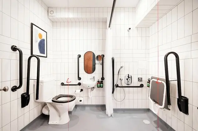 Premium Oda, 1 Büyük (Queen) Boy Yatak, Engellilere Uygun