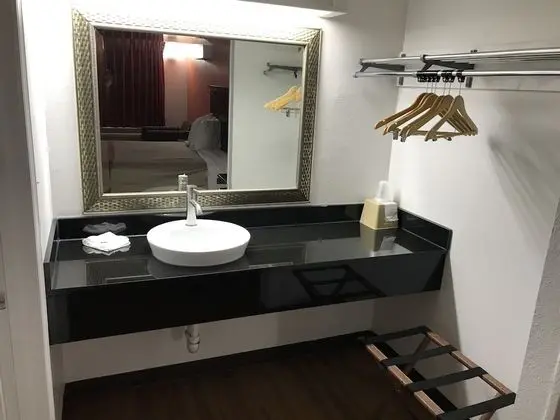 Deluxe Oda, 1 En Büyük (King) Boy Yatak, Sigara İçilebilir, Buzdolabı ve Mikrodalga