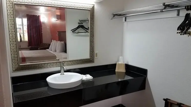 Deluxe Oda, 2 Çift Kişilik Yatak, Sigara İçilmez, Buzdolabı ve Mikrodalga