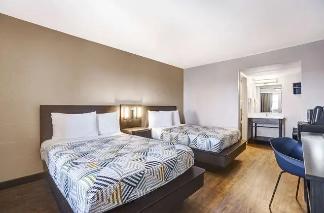 Deluxe Oda, 2 Çift Kişilik Yatak, Sigara İçilmez, Buzdolabı ve Mikrodalga