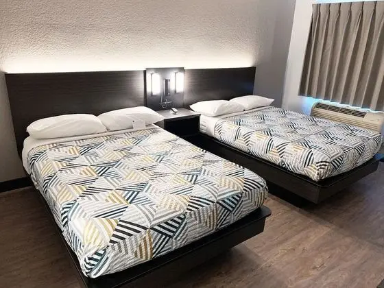 Deluxe Oda, 2 Çift Kişilik Yatak, Sigara İçilmez, Buzdolabı ve Mikrodalga