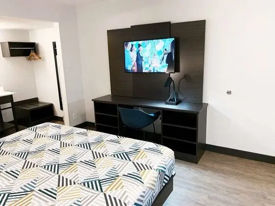 Deluxe Oda, 2 Çift Kişilik Yatak, Sigara İçilmez, Buzdolabı ve Mikrodalga
