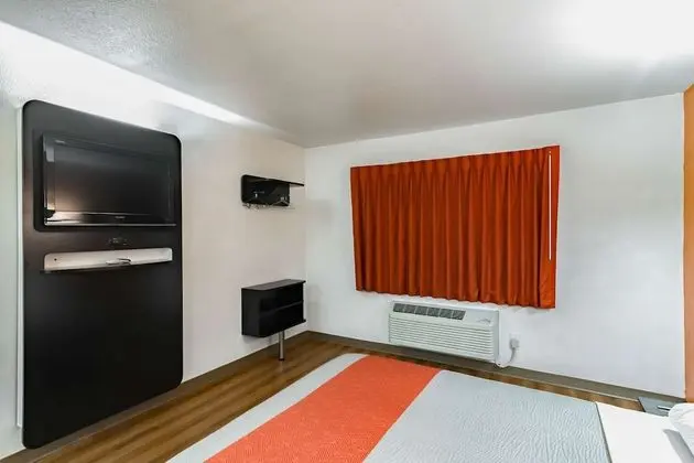 Modern, Standard Oda, 1 Büyük (Queen) Boy Yatak, Sigara İçilebilir
