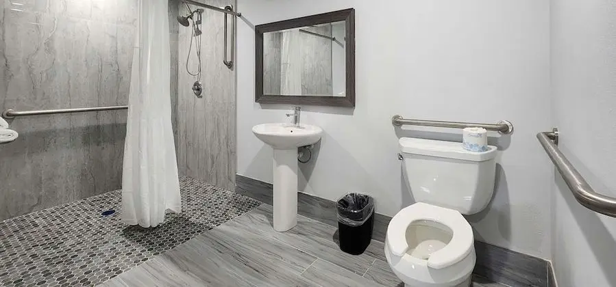 Standard Oda, 2 Büyük (Queen) Boy Yatak, Engellilere Uygun, Sigara İçilmez