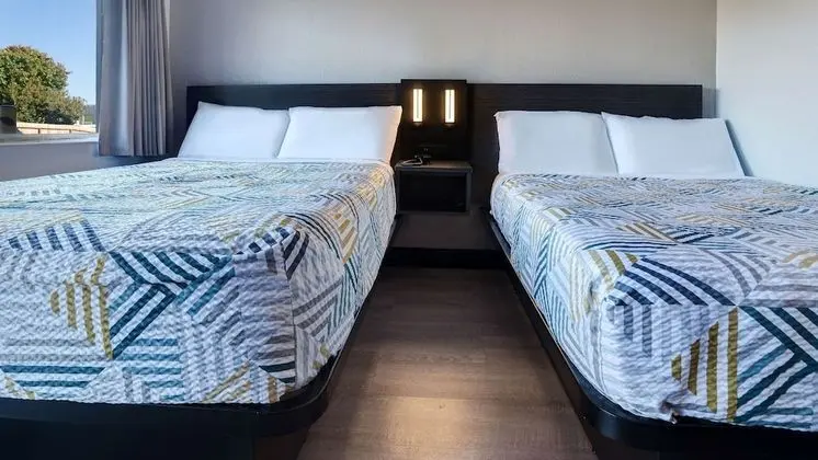 Standard Oda, 2 Çift Kişilik Yatak, Sigara İçilmez, Buzdolabı ve Mikrodalga
