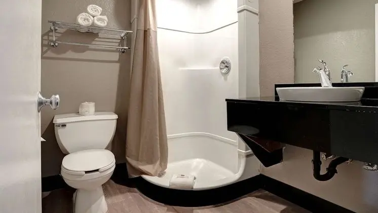 Standard Oda, 2 Çift Kişilik Yatak, Sigara İçilmez, Buzdolabı ve Mikrodalga