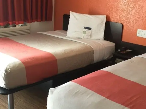 Standard Oda, 2 Çift Kişilik Yatak, Sigara İçilebilir